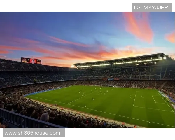 足球明星的抽象艺术之旅：在色彩与激情中重塑绿茵场的传奇瞬间