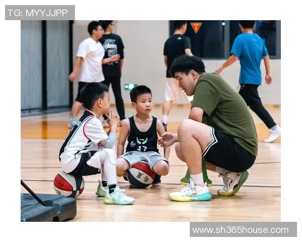 深圳篮球队在全国锦标赛中的团队协作表现分析与点评 深圳篮球队在全国锦标赛中的团队协作表现分析与点评